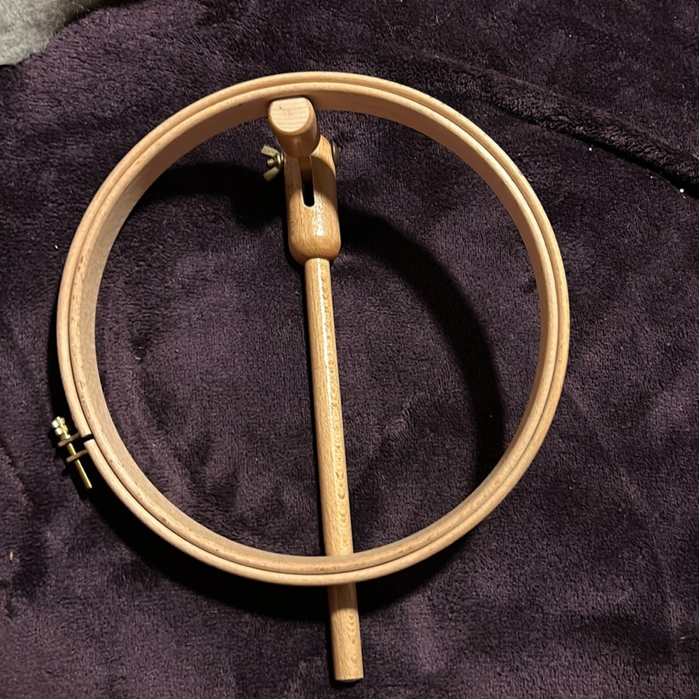 Embroidery hoop with stock